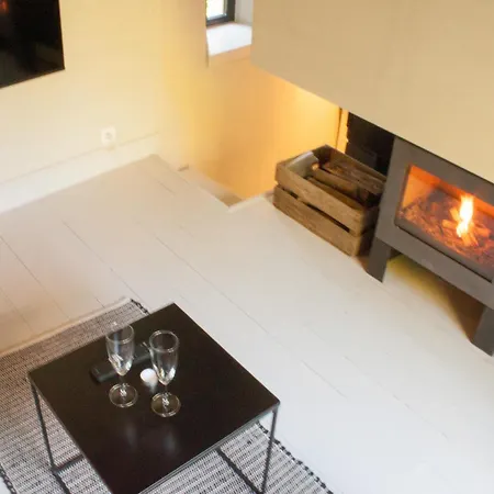 La De La Gotale Manhay